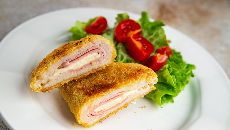 Receta deliciosa de milanesa rellena con jamón y queso