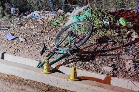 El joven ciclista murió a raíz del fuerte golpe que recibió al caer en una acequia.