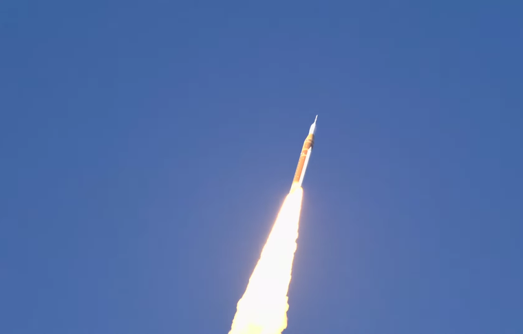 Así despegó la nave que lleva la misión Artemis II de la NASA.