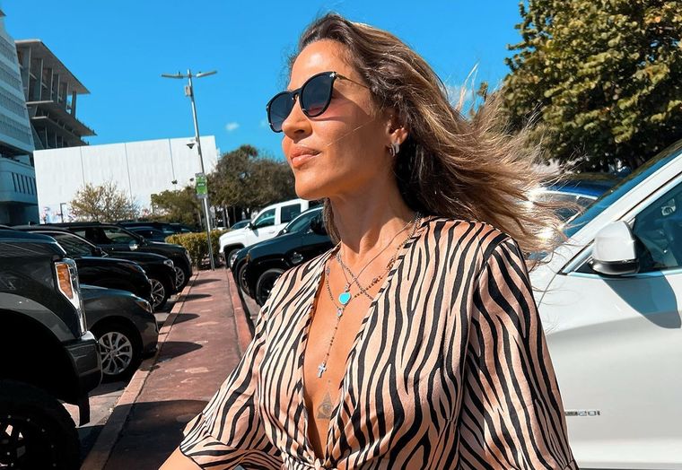 ALTO NIVEL. JIMENA CON SU ROPA NUEVA POR LAS CALLES DE MIAMI.