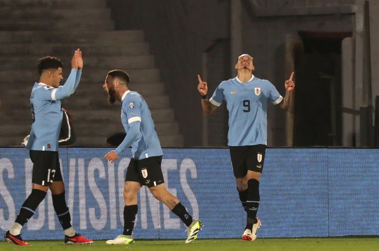 Uruguay venció a Brasil en un clásico de necesitados Foto: EFE