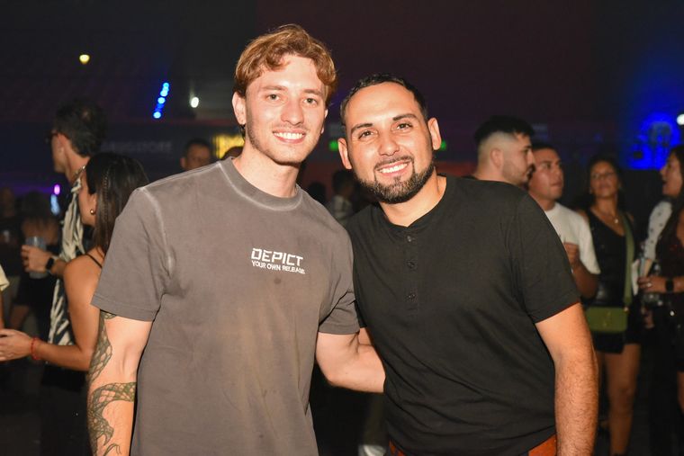 Leonel y El Joni con la mejor onda. Leonel y El Joni con la mejor onda.