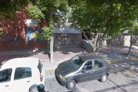La niña denunció que un niño de 11 o 12 años la abordó en el baño
