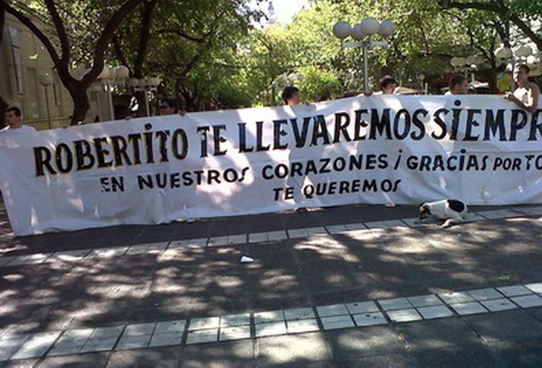 Ayer se realizó una marcha por el centro mendocino.