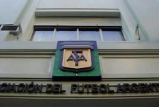 La reprogramación coincide con una jornada marcada por allanamientos en Ezeiza y en clubes. La reprogramación coincide con una jornada marcada por allanamientos en Ezeiza y en clubes.