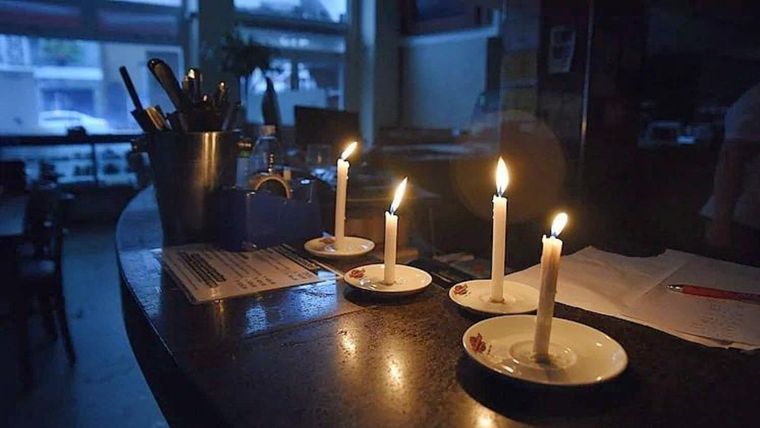 Miles de usuarios llevan varios días sin luz en el AMBA