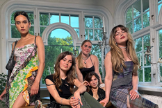 La miniserie de Netflix basada en hechos reales que te dejará pegado a la pantalla El elenco de Barracuda Queens está compuesto por Alva Bratt, Tea Stjärne, Tindra Monsen, Sandra Zubovic y Sarah Gustafsson. Foto: Instagram