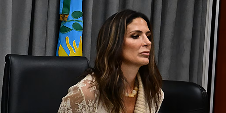 1752745.png