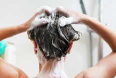 La próxima vez que lavés tu pelo, no dudes en probar este truco para descubrir por vos misma los resultados Foto: Shutterstock