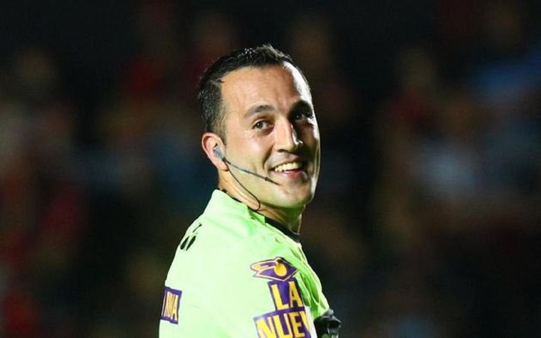 Fernando Espinoza dirigió Platense - Racing. Foto: Archivo