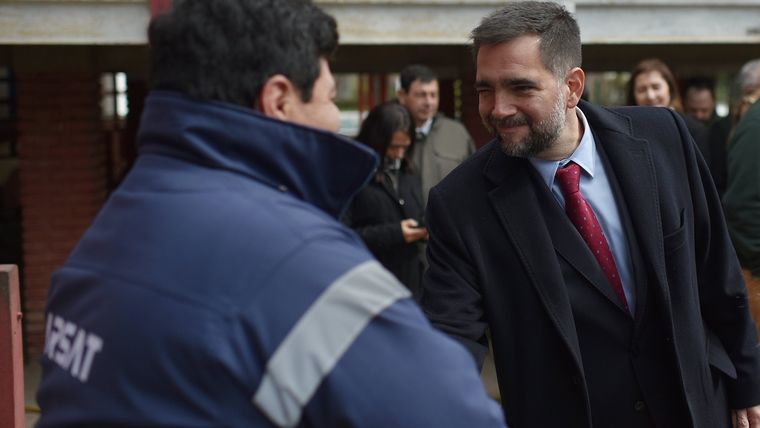 Facundo Leal en ARSAT. Detrás, fuera de foco, está Leonardo Comperatore, exministro en Mendoza y allegado a Leal. Facundo Leal en ARSAT. Detrás, fuera de foco, está Leonardo Comperatore, exministro en Mendoza y allegado a Leal.