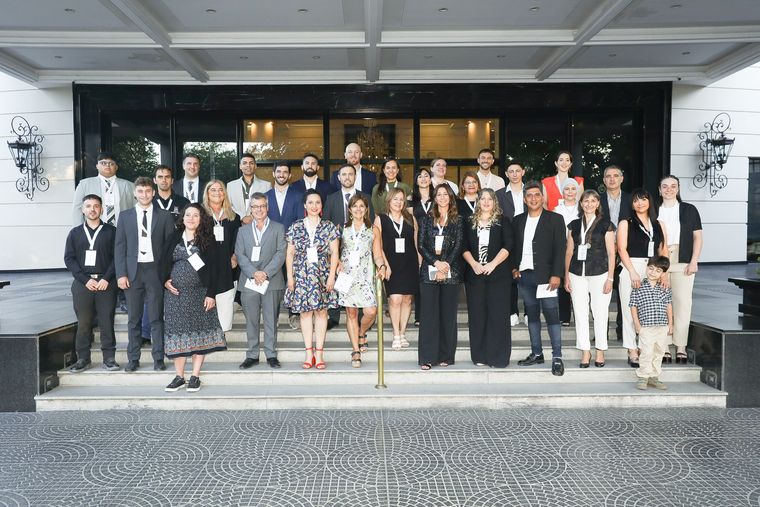 El CEM reconocerá con el Premio Jóvenes Mendocinos Destacados a los ciudadanos de entre 18 y 40 años de Mendoza. El CEM reconocerá con el Premio Jóvenes Mendocinos Destacados a los ciudadanos de entre 18 y 40 años de Mendoza.