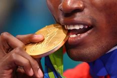 Julio César La Cruz de Cuba, ganador de la medalla de oro en boxeo masculino semipesado (81 kg) en los Juegos Olímpicos de Río 2016. Foto: GETTY IMAGES