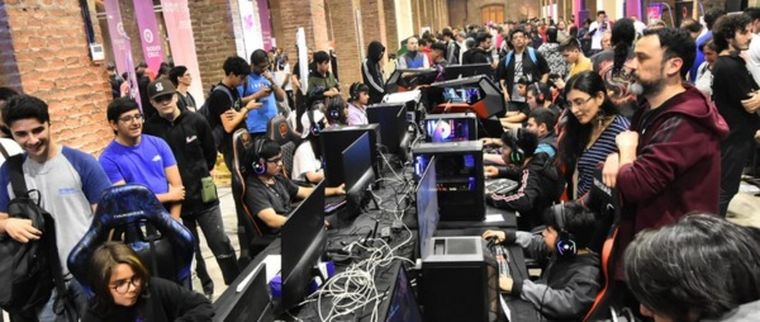 En el 2024 se realizó la primera edición del Underc0de Day. En el 2024 se realizó la primera edición del Underc0de Day.