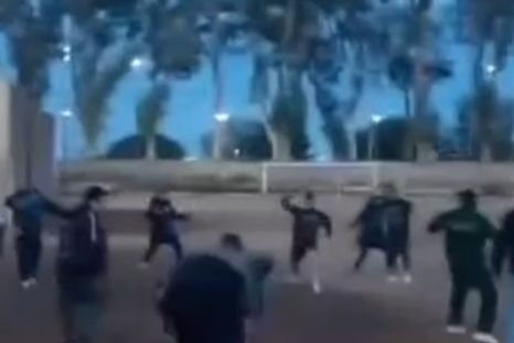 El tremendo hecho dejó varios heridos y autos destrozados. El tremendo hecho dejó varios heridos y autos destrozados.