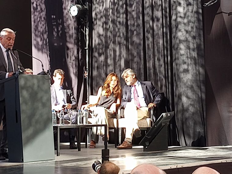 Victoria Tolosa Paz junto a Daniel Filmus