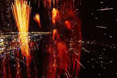 mira un espectaculo de fuegos artificiales desde las alturas mira un espectaculo de fuegos artificiales desde las alturas