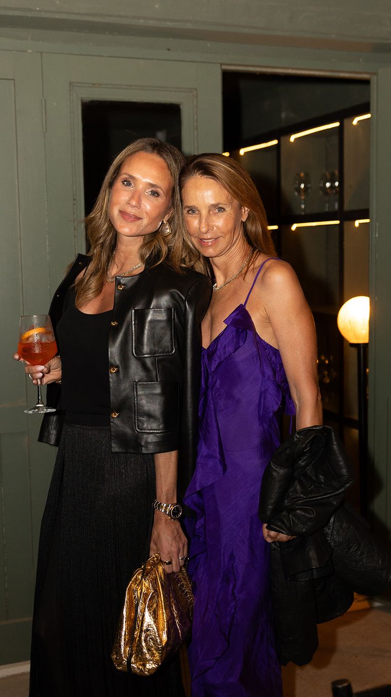 Sabine Mulliez e Inés Peralta Ramos en el restaurante Gurisa. Sabine Mulliez e Inés Peralta Ramos en el restaurante Gurisa.