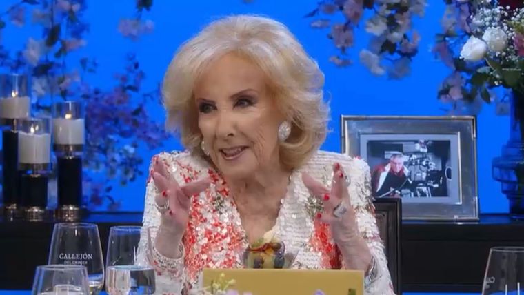 Mirtha Legrand acorraló a Beto Casella. Mirtha Legrand acorraló a Beto Casella. 