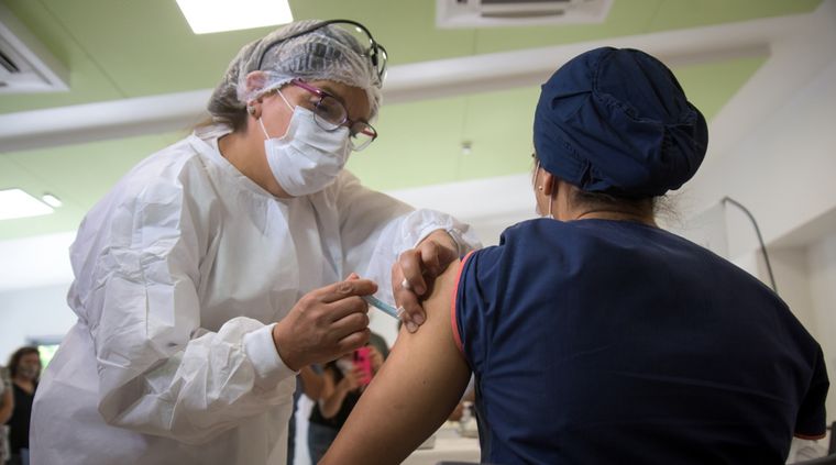 La OMS lanzó una dura advertencia sobre la disponibilidad de la vacuna en los países pobres. Foto: Gobierno de Mendoza
