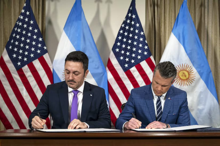 Durante la reunión, el ministro estadounidense advirtió sobre la amenaza que representa China a la región