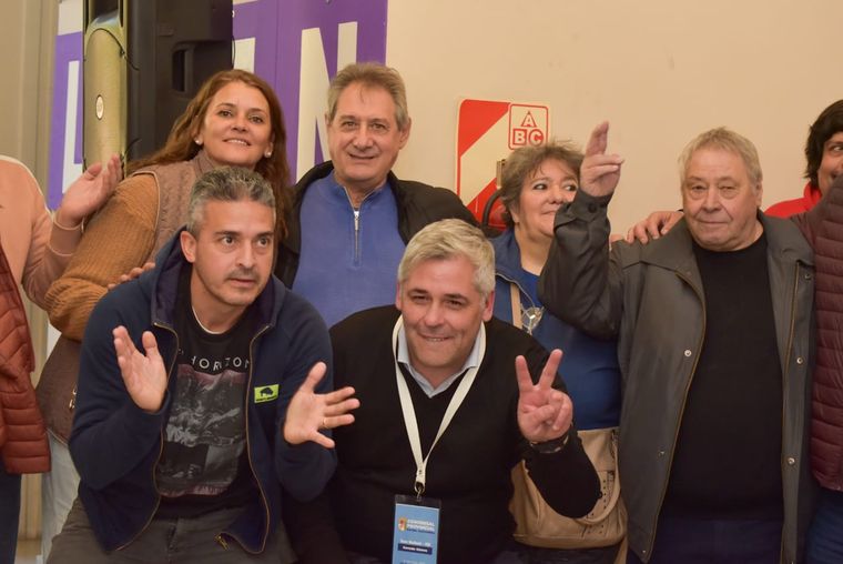Congreso Partidario del PJ. Liliana Paponet, Omar Félix (intendente de San Rafael) Juan Pablo Gulino y Germán Gómez. Congreso Partidario del PJ. Liliana Paponet, Omar Félix (intendente de San Rafael) Juan Pablo Gulino y Germán Gómez.