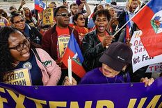 Unos 350.000 haitianos podrían ser deportados si el gobierno de Trump pone fin al programa que los ha protegido durante más de 15 años. Unos 350.000 haitianos podrían ser deportados si el gobierno de Trump pone fin al programa que los ha protegido durante más de 15 años.