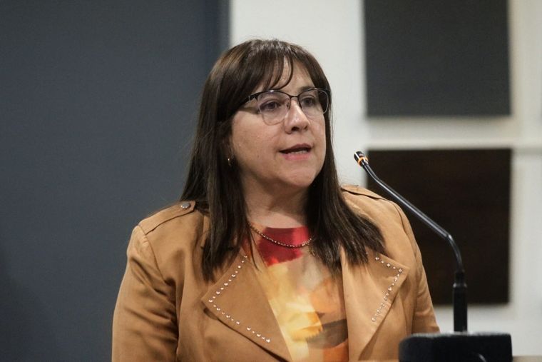 Rossana Trentin representa a la hija de Abril Morena Bissotto.
