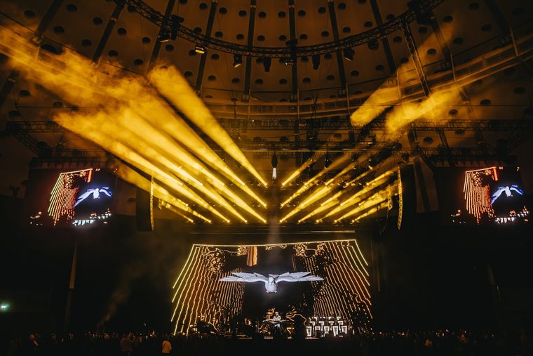 La fiesta electrónica del cura DJ Guilherme Peixoto La fiesta electrónica del cura DJ Guilherme Peixoto