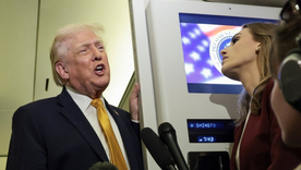 Trump habló con la prensa en el Air Force One después de la detención de Maduro.