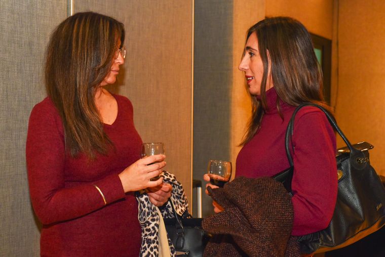 Verónica Codorniu y Natalia López González. Verónica Codorniu y Natalia López González.