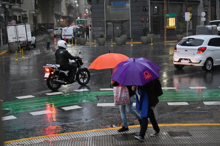 Fuertes lluvias se registran en Buenos Aires y otros sectores del país Foto: Télam