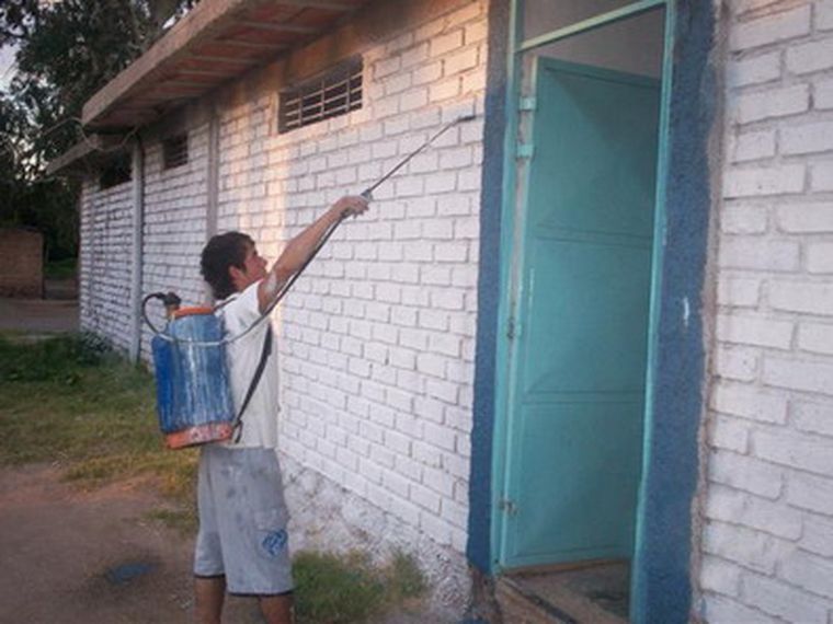 En el Club Tres de Mayo pintaron camarines, tribunas y paredes. Foto: Gentileza