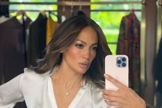 Jennifer Lopez opta por el color blanco como el protagonista de sus looks de invierno Foto: Instagram