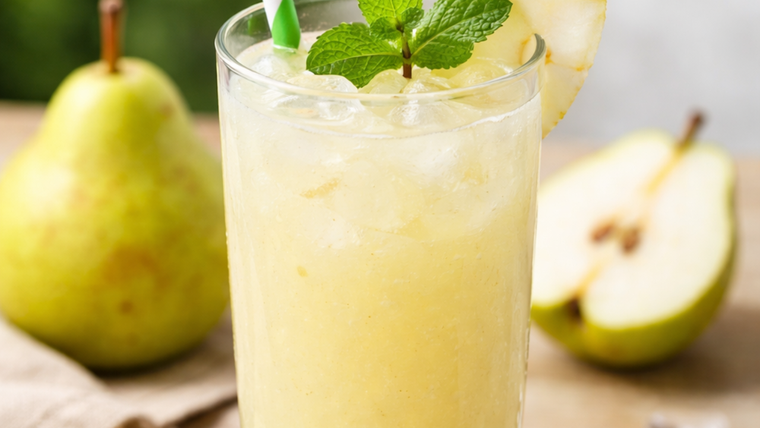 Explosión refrescante: receta de verano de jugo de pera natural que enamora.