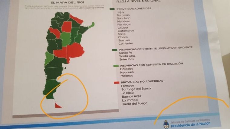 Un mapa de la Argentina con la omisión de las Islas Malvinas se proyectó durante un acto en la Casa Rosada causando malestar en políticos de la oposición y en centros de veteranos de guerra. Foto: X de @SantiagoCafiero
