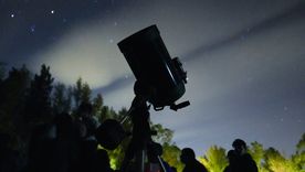 El recorrido culmina en la cima del Cerro Llorón, con una charla sobre astronomía y vistas privilegiadas de la Ciudad. El recorrido culmina en la cima del Cerro Llorón, con una charla sobre astronomía y vistas privilegiadas de la Ciudad.