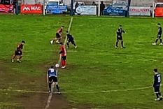 El momento en el que Aitxuri Isasmendi inicia la carrera para su gol récord.&nbsp;