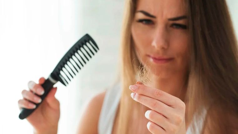 Solo con dos ingredientes caseros: Detén la caída del cabello por completo Foto: Shutterstock