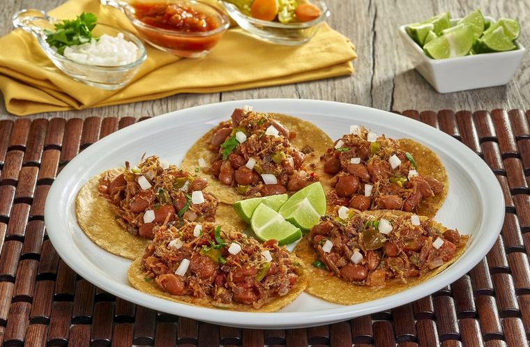 Prueba esta receta para aprovechar la carne que sobró y reversionarla con unos tacos de machaca deliciosos.