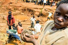 hallan una montana de oro y se desata una masiva fiebre para sacarlo