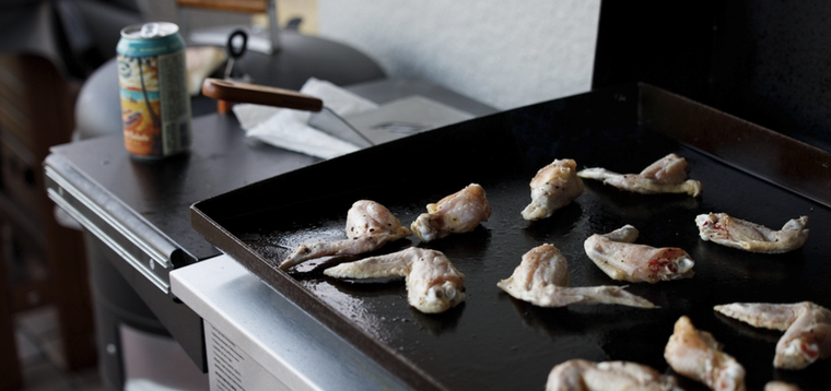 La plancha de cocina puede generar óxido Foto: Shutterstock