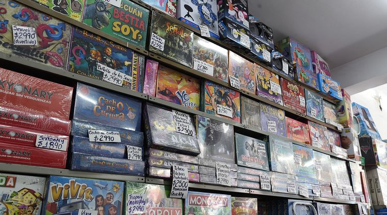 La Navidad llega con fuertes cambios en las ventas tras el Mundial de Qatar Foto: ALF PONCE MERCADO / MDZ