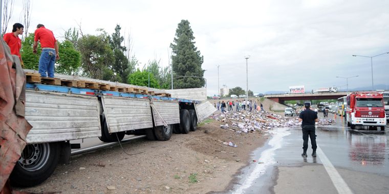 Muchas botellas se salvaron. Foto: Nacho Gaffuri / MDZ