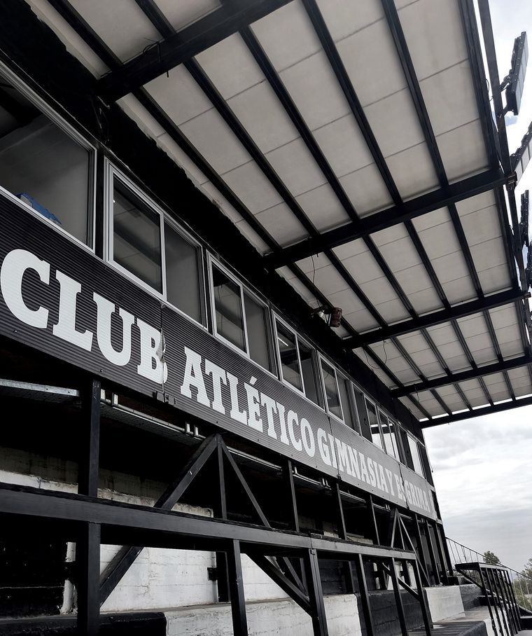 Gimnasia celebró en redes su regreso al Legrotaglie con fotos del estadio renovado. Gimnasia celebró en redes su regreso al Legrotaglie con fotos del estadio renovado.