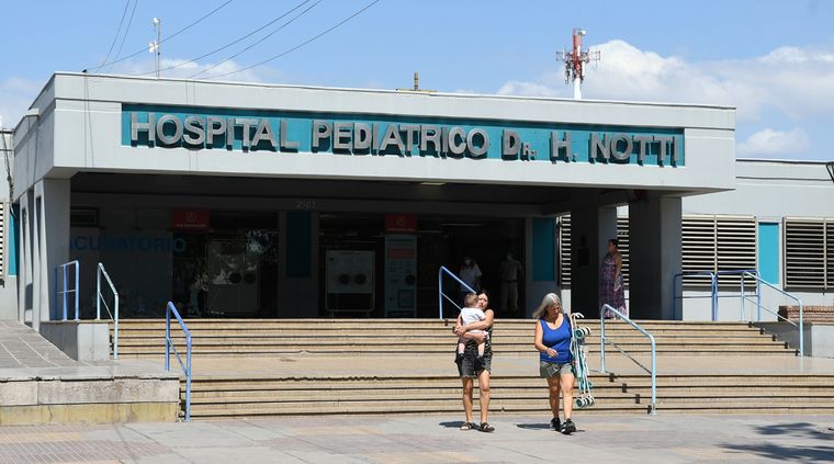 El menor fue derivado al Notti.  Foto: ALF PONCE MERCADO / MDZ