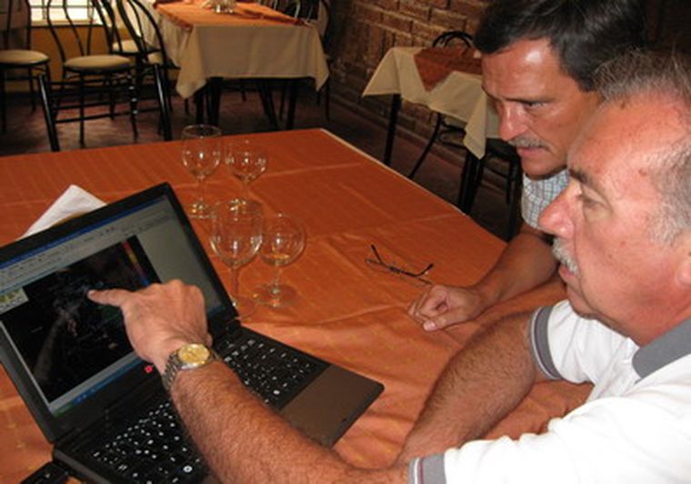 Gómez y Carricondo observan en detalle los radares de Contingencias Climáticas