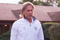 Desde Arabia vienen por Gareca. Foto: @Vélez Desde Arabia vienen por Gareca. Foto: @Vélez