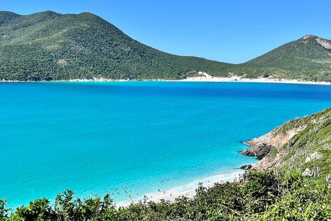 El nordeste brasileño mantiene temperaturas cercanas a los 30 grados incluso durante los meses de invierno. La playa sigue siendo el destino de todos. El nordeste brasileño mantiene temperaturas cercanas a los 30 grados incluso durante los meses de invierno. La playa sigue siendo el destino de todos.