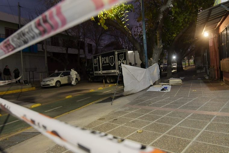 Los trabajos de la Policía Científica en la escena. Foto: Foto: MARCOS GARCÍA / MDZ